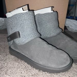 Ugg Shaina gray knit sweater cuff bootie